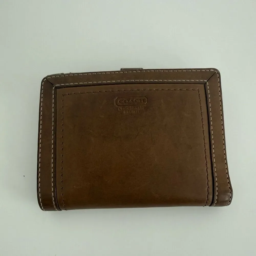 Coach Soho Saddle Leather Wallet Y2K Vintage Snap Buckle w/ Card & Coin Pockets